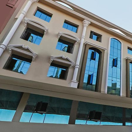 Oyo 23191 Flagship Hotel Raj Madan Ameerpet Χιντεραμπάντ Εξωτερικό φωτογραφία