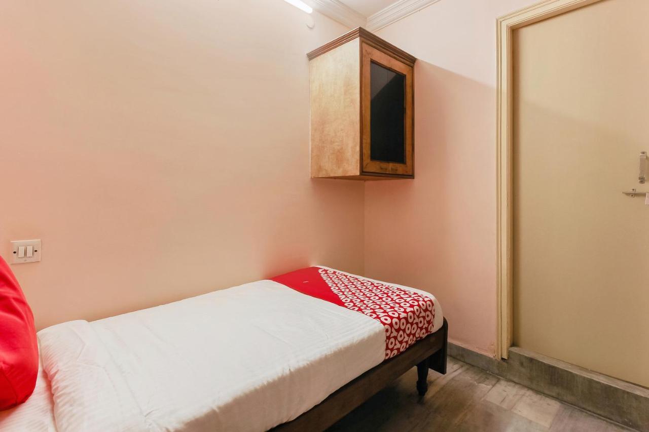 Oyo 23191 Flagship Hotel Raj Madan Ameerpet Χιντεραμπάντ Εξωτερικό φωτογραφία