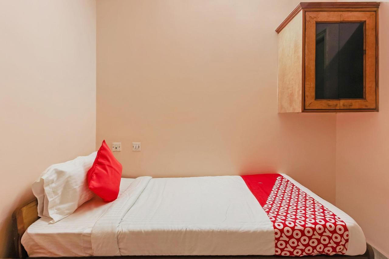 Oyo 23191 Flagship Hotel Raj Madan Ameerpet Χιντεραμπάντ Εξωτερικό φωτογραφία