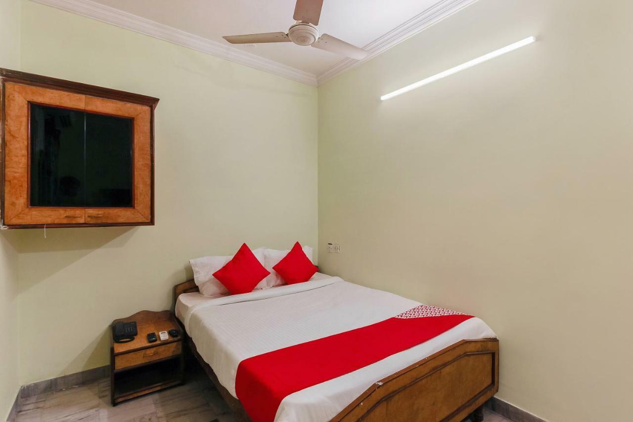 Oyo 23191 Flagship Hotel Raj Madan Ameerpet Χιντεραμπάντ Εξωτερικό φωτογραφία